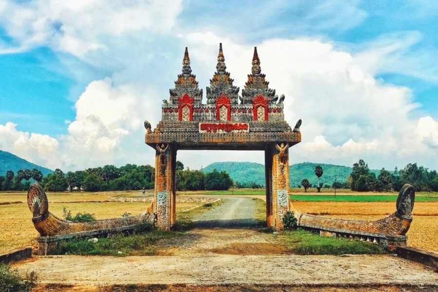 Overview of Koh Kas Pagoda Gate