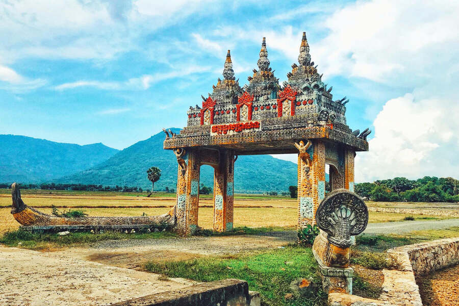 Unique Khmer architecture of Koh Kas Pagoda gate