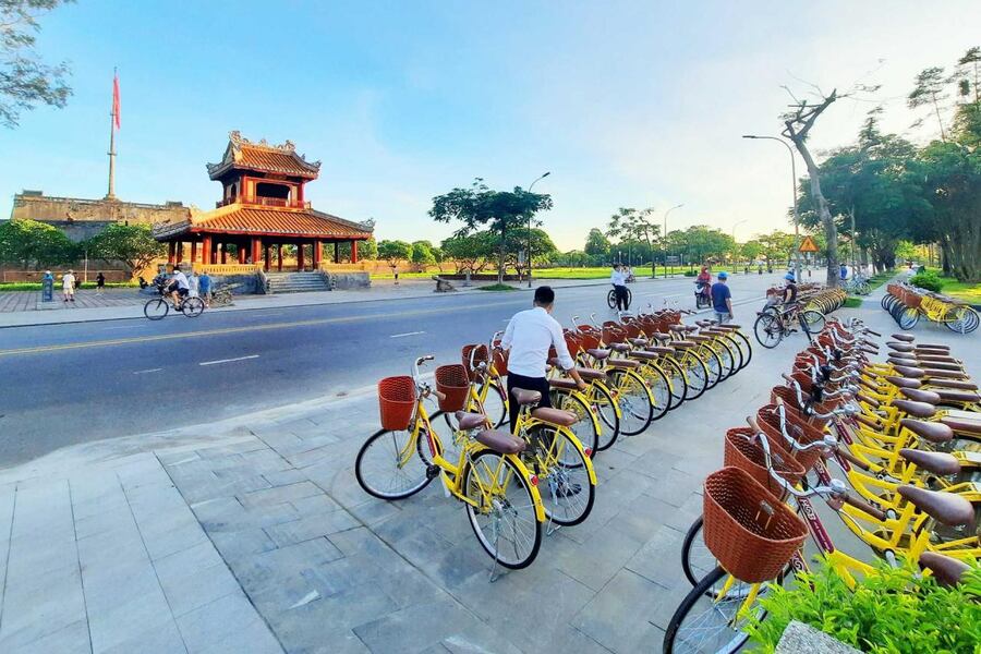  Embracing Eco-Friendly public transportation in Hue