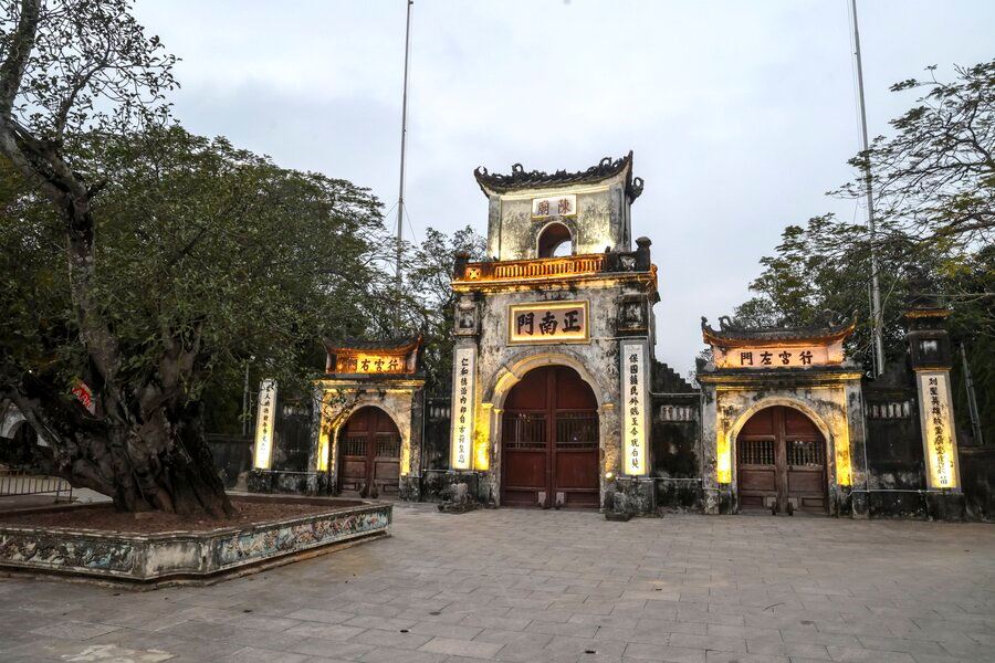 Main Gate to Tran Temple