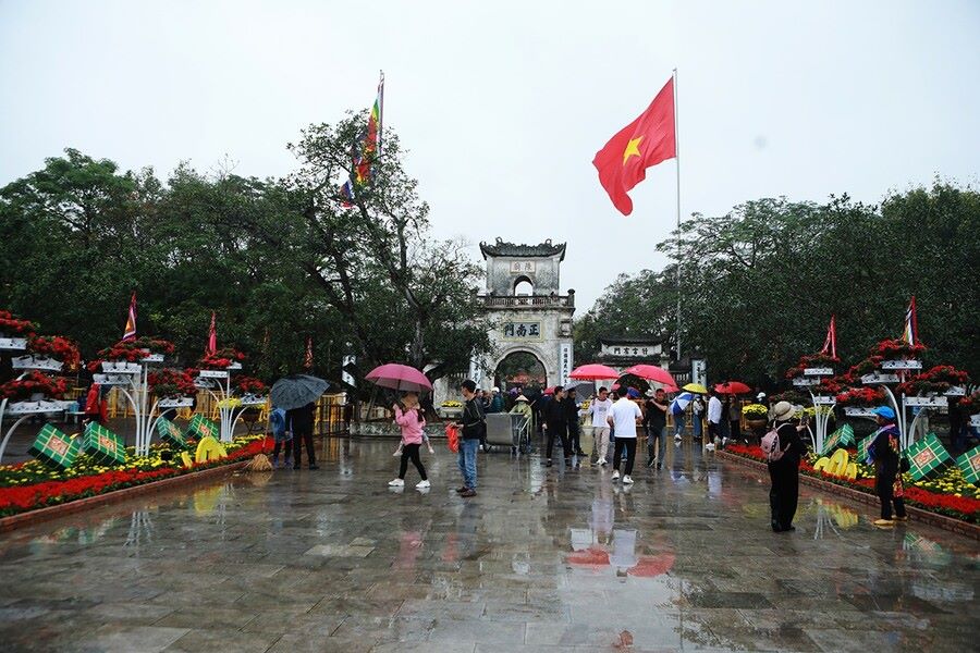 Tran Temple after a spring rain. Source: 24h