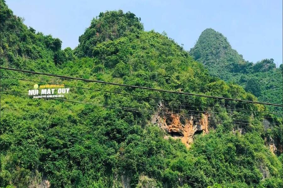 The human-like face on the mountain gazes out Chi Lang Pass