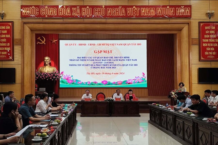 Meeting to announce Hanoi Lotus Festival organization. Source: Hanoi Web Portal