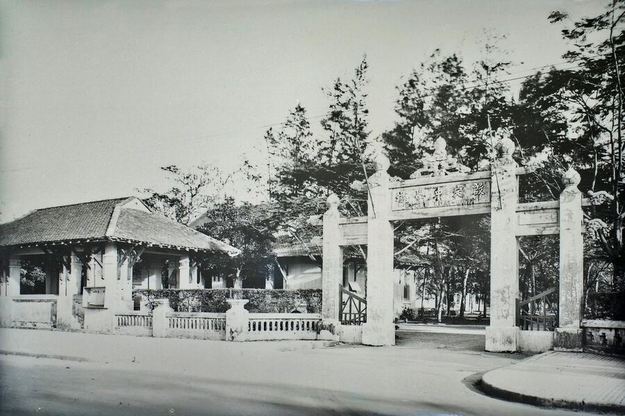 Hue National High School Appearance in the 1920s
