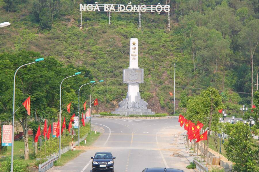 The intersection of national highways at Dong Loc Junction