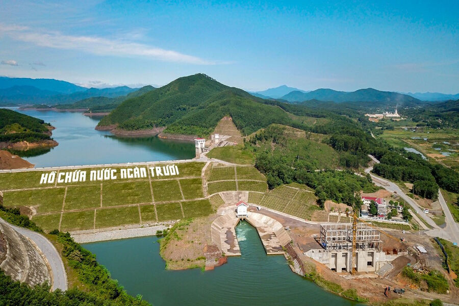 Ngan Truoi - Cam Trang irrigation dam from above