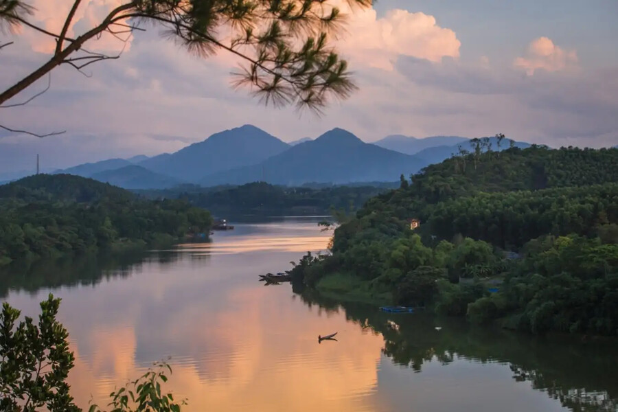 Tu Duc Tomb is situated on picturesque Vong Canh hill 