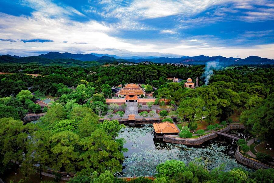 Overview of Tu Duc Tomb 