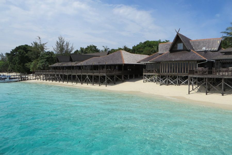 Beautiful beach at Mataking Island 