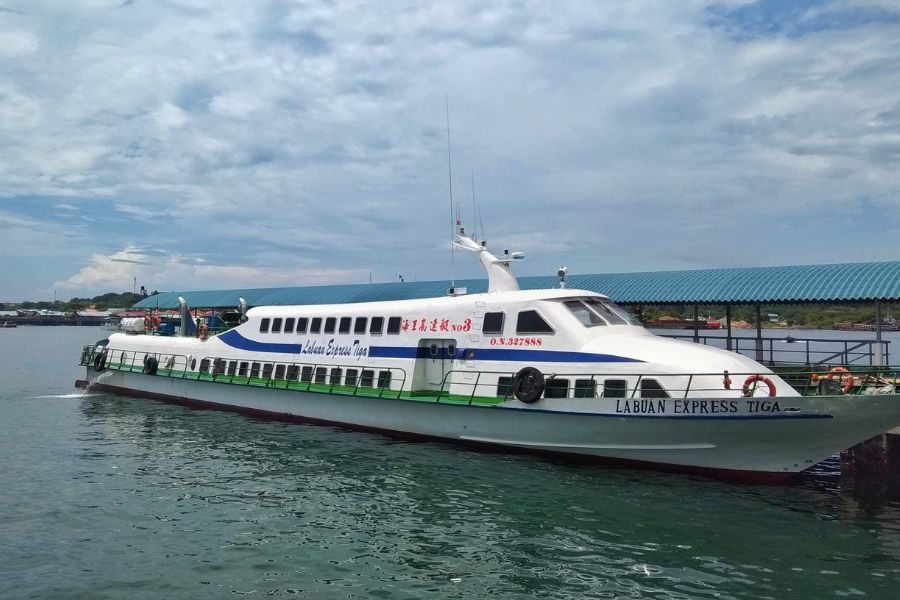 Transport by boat in Borneo Island 