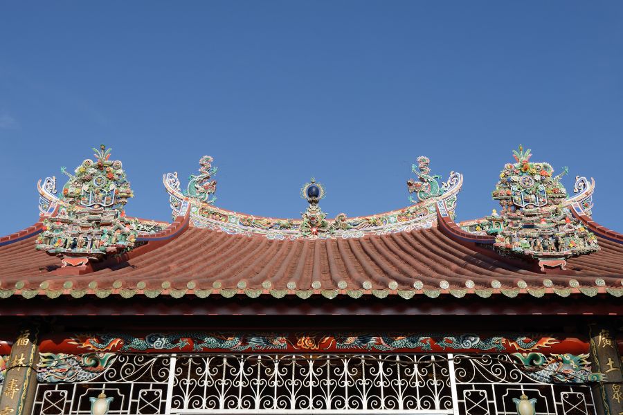 Enchanting architecture at Kuan Yin Temple