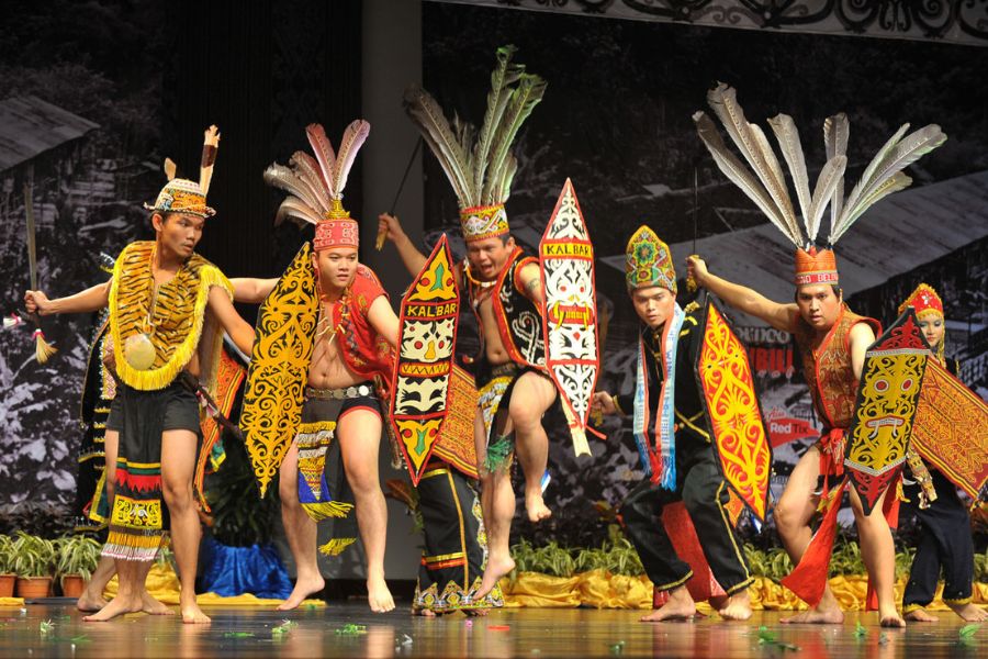 Hari Gawai traditional dance 