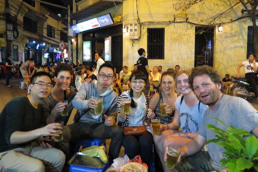 If conditions allow, have a beer party in Ta Hien Street. Photo: Tripadvisor