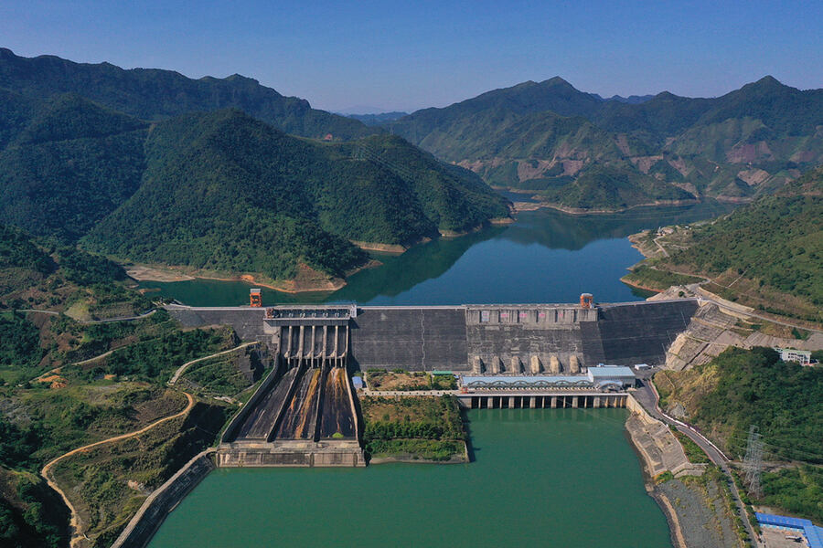 Son La Hydropower Plant on Da River is the biggest hydroelectric power station in Southeast Asia. Photo: VnExpress