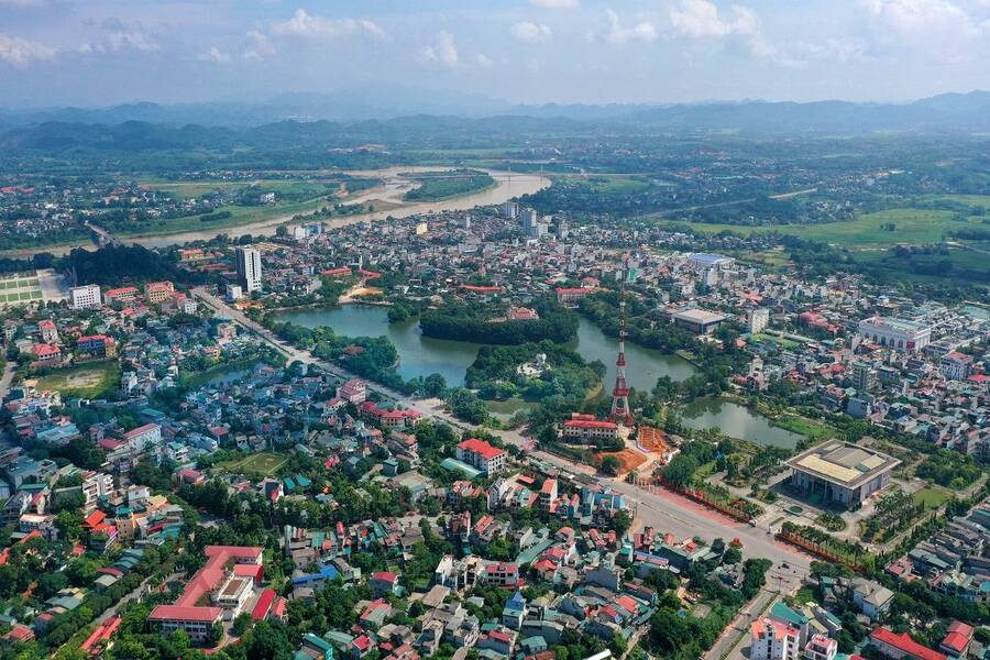 Tuyen Quang City on Lo River. Photo: Crystal Bay