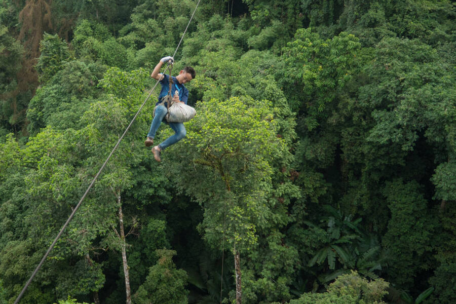 The staff brings the meal through the zipline. Photo: Indie Traveler