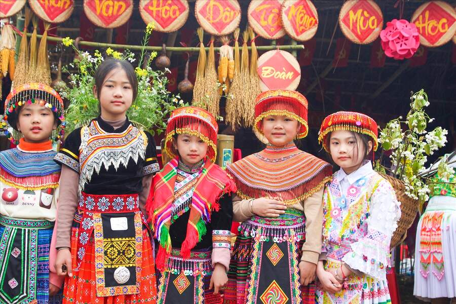 Hmong ethnic minority children in traditional costumes. Photo: Bao Lac District People's Committee, Cao Bang.