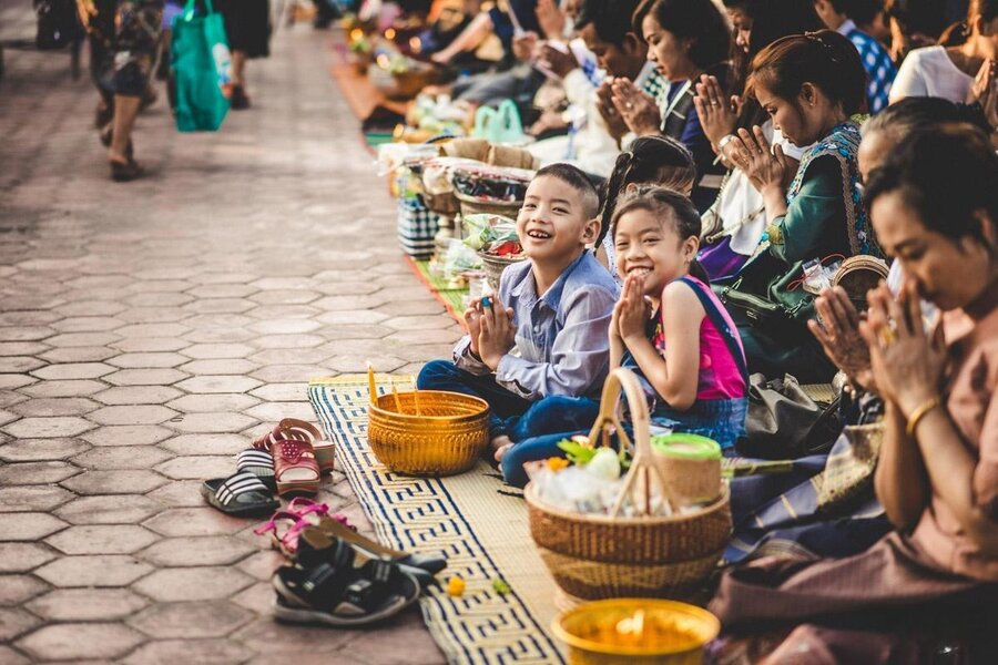 A time for Lao people to unite and love each other