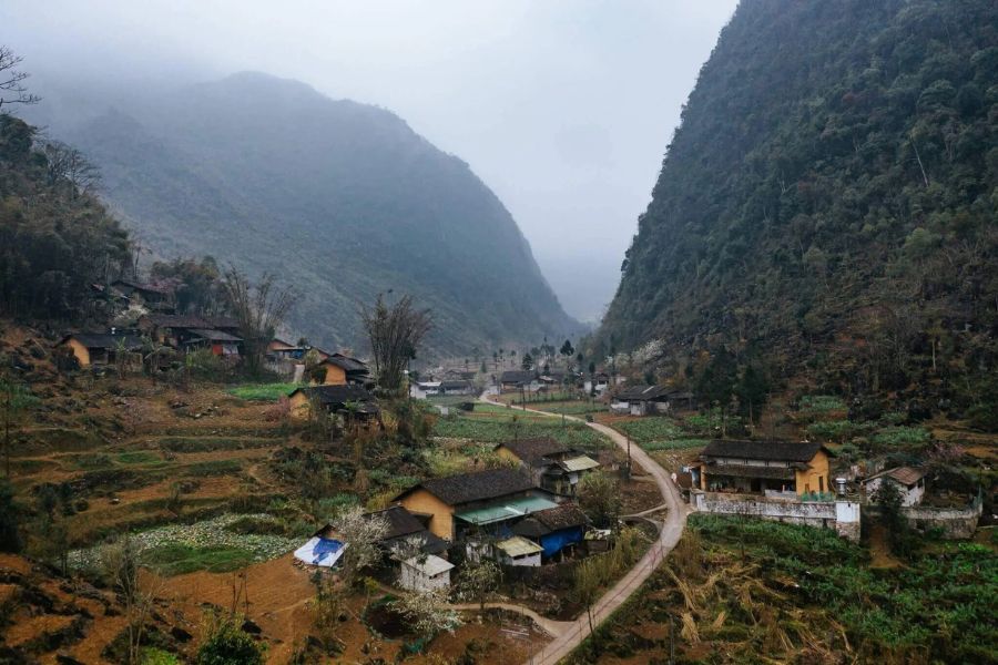 Sung La village in the cool weather of November