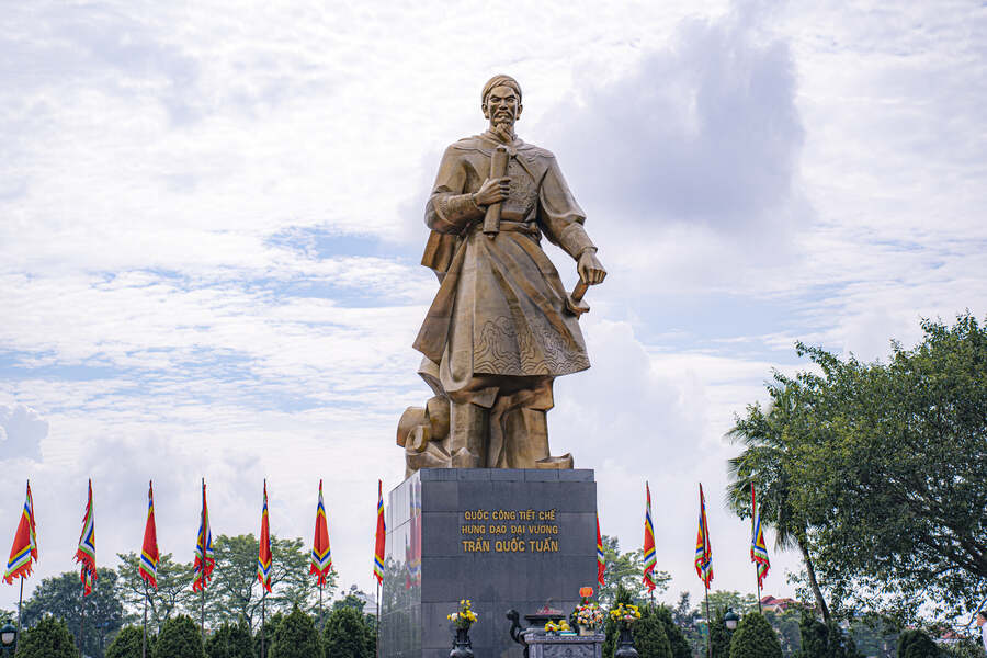 The statue of General Tran Quoc Tuan – who led Vietnam to victory against the Mongol invaders. Photo: SOHA