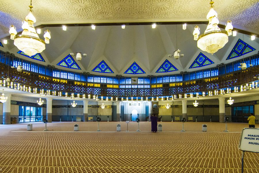 Main prayer hall 