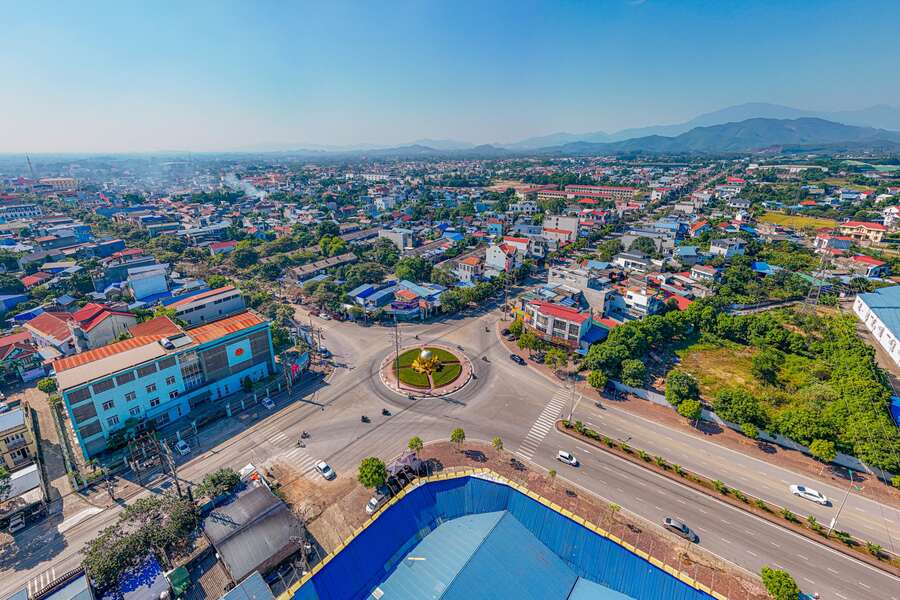 Besides Coc Moutain, there is a city named Song Cong (River Cong) in Thai Nguyen