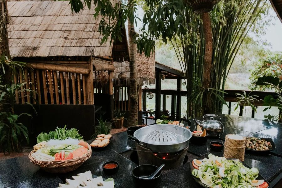 Simple vegetarian restaurant in Laos