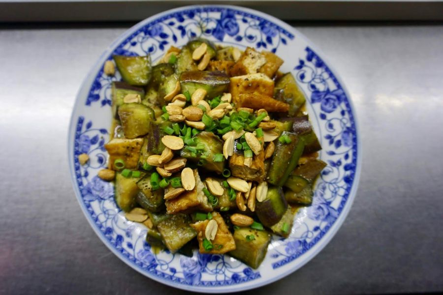 Homely vegetarian dish in Vang Vien