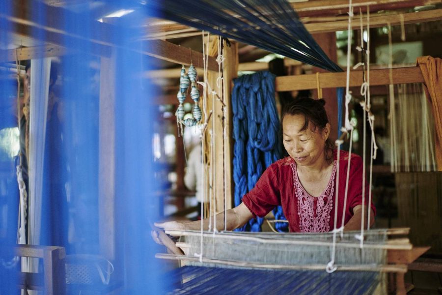 Skillful Laotian weavers