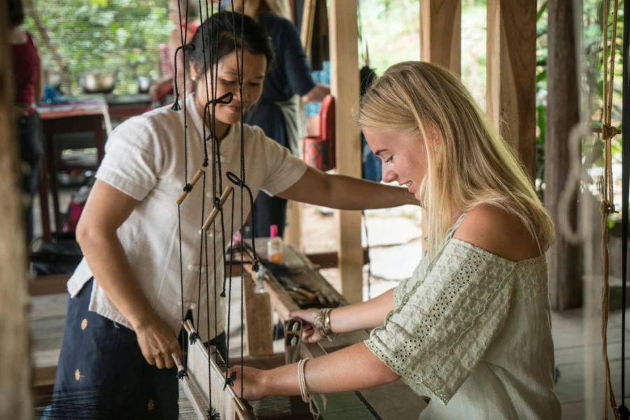 Tourist Experience Silk Weaving