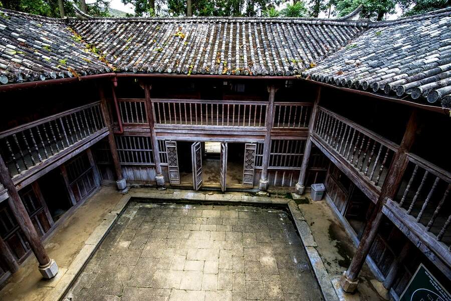 House of H'Mong King, who is considered as chief of H'Mong people before. Photo: Kite Travel