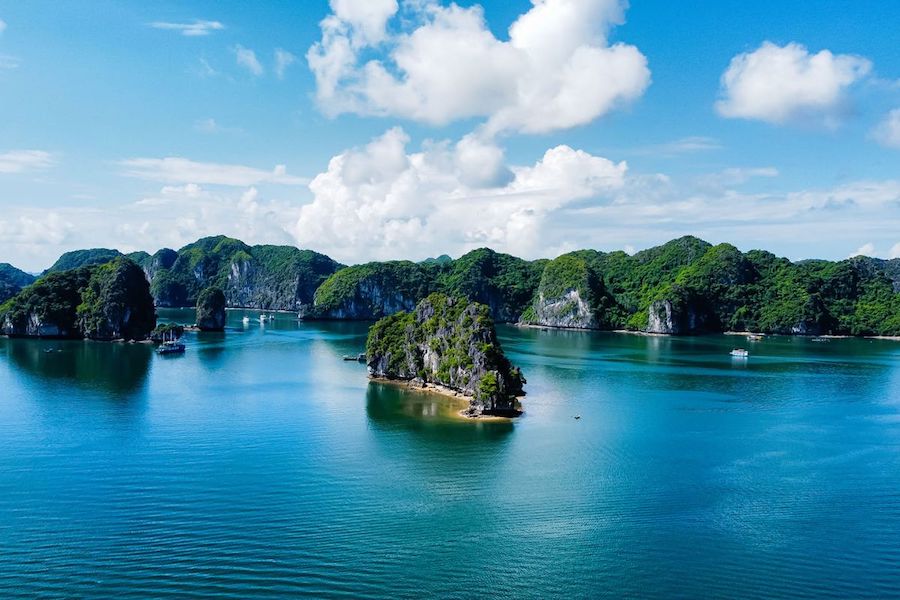 Stunning panorama of Lan Ha Bay (Source: Crystal Bay)