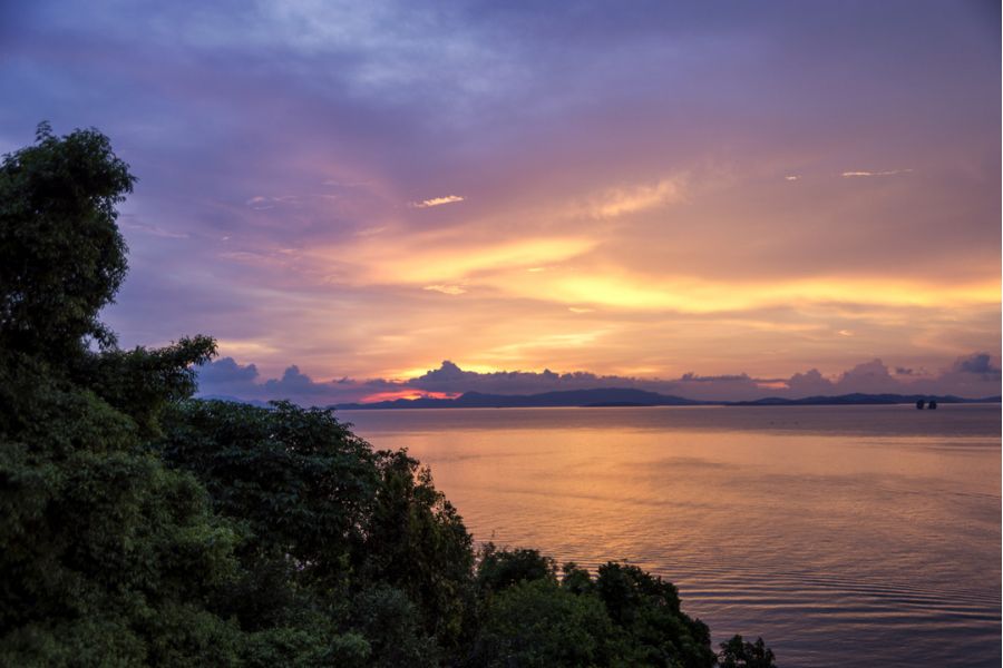 The Thai sky at sunset is often dyed with rich colors. 