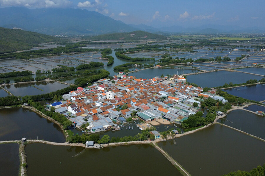 Ha Lien is surrounded by Nha Phu Lagoon and far away from other residents. Photo: Kinh te do thi