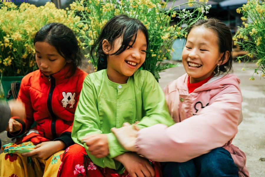 Around the pine forest area are Dao and H’Mong villages with unique lifestyles