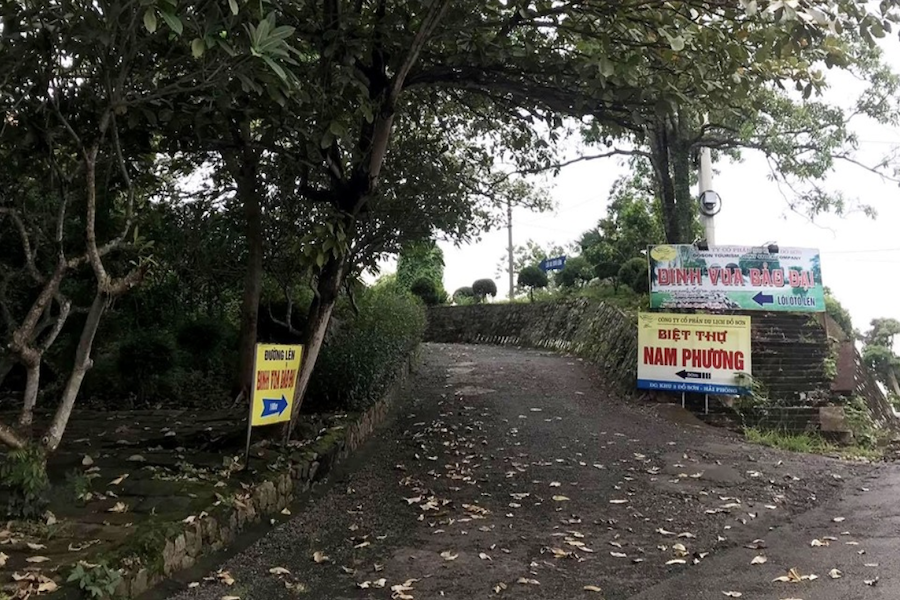 When you finally arrive at Zone 2 of Do Son, just follow the signs and walk along the trails for about 15 minutes and you will reach Bao Dai Villa (Source: Internet)