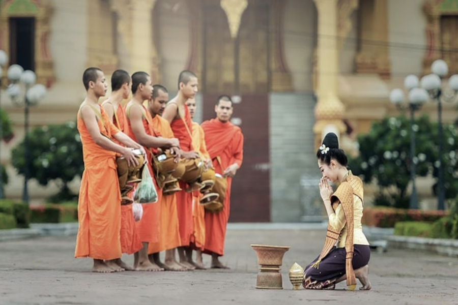 In Thailand, monks are revered as guardians of Buddhist culture and spirituality (Source: Internet)