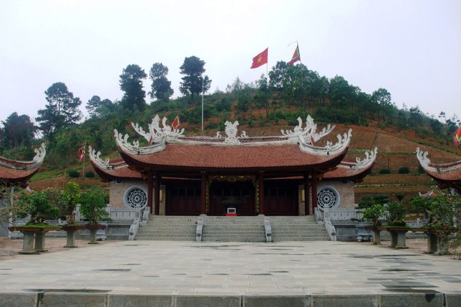 The temple surrounding by the forest 