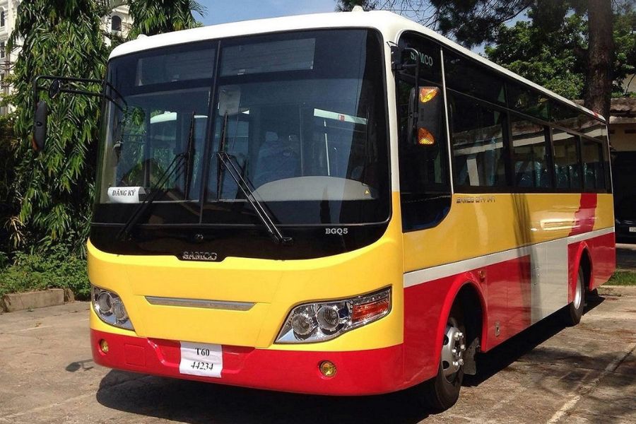 Taking a bus to Phu Tho