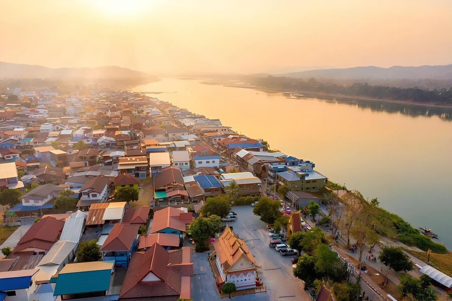 The Mekong River is the natural border between Isan and Laos. Photo: Hug Thailand