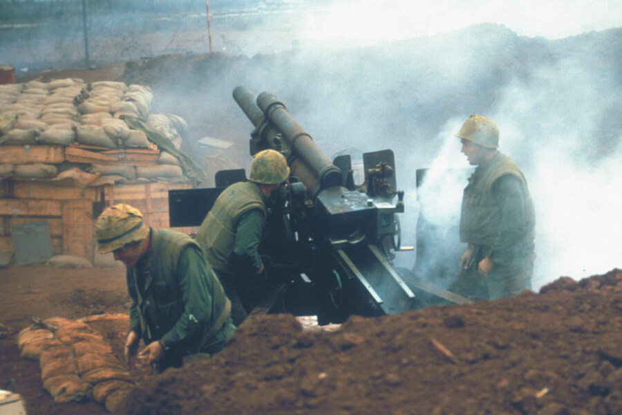 U.S. Marines during the siege of Khe Sanh, February 14, 1968. Photo: Warfare History Network