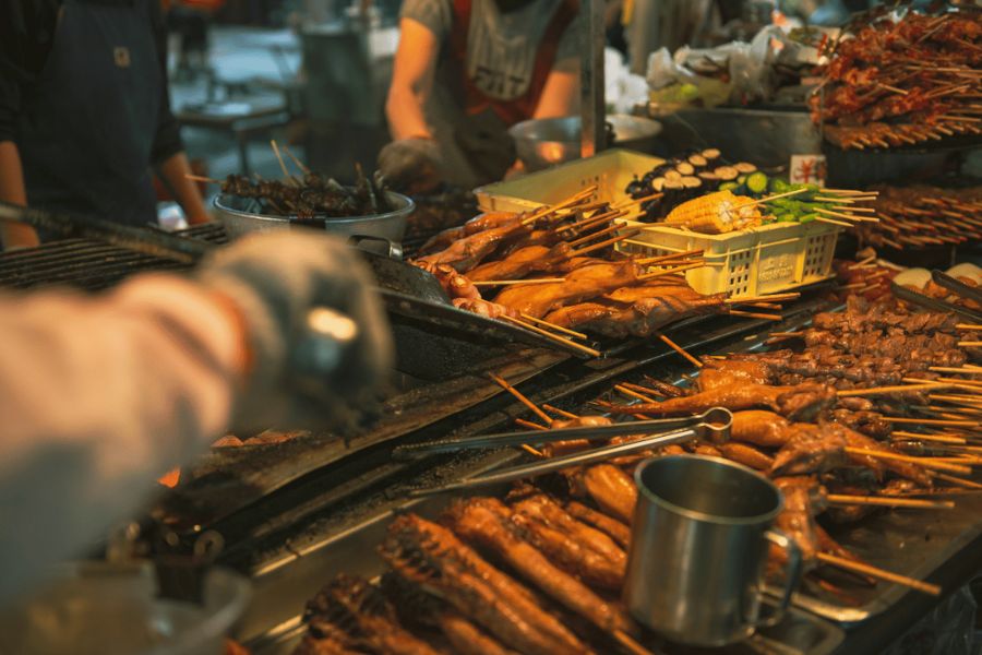 Street food in the night market 