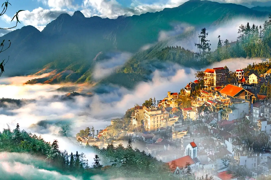 Sapa has the misty fog that surrounds the town all year round (Source: Internet)