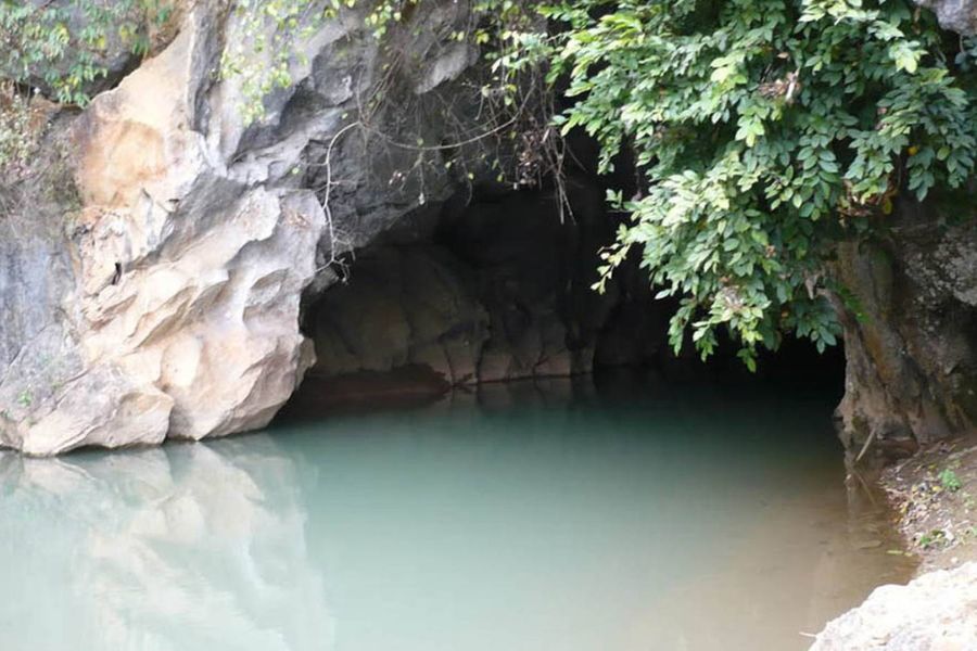 The wildness of Tham Tet Toong cave