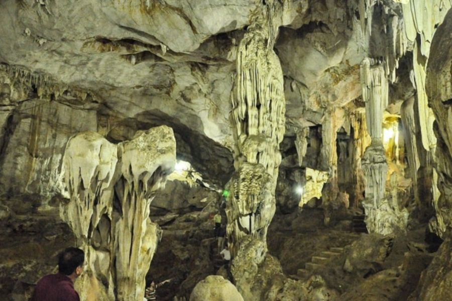 Inside Tham Tet Toong cave