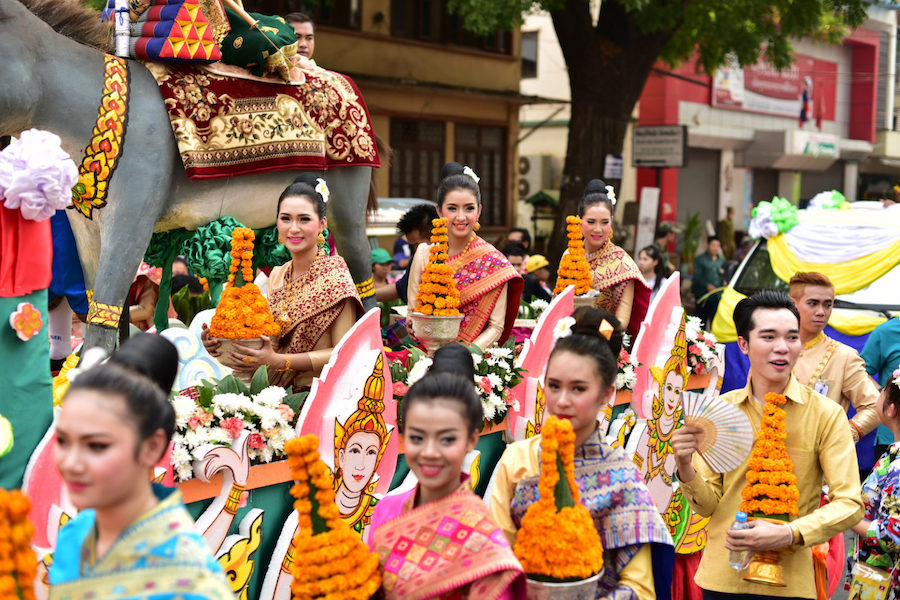 You can see people dancing to Lamvong in many Lao festival (Source: Authentik Travel)