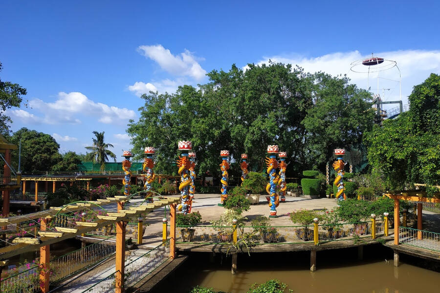 The courtyard with nine dragon pillars of the Coconut Religion. Photo: Tham hiem Mekong