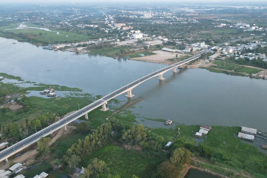 Chau Doc Bridge has been built recently to reduce time taking a ferry. Photo: Thanh Nien