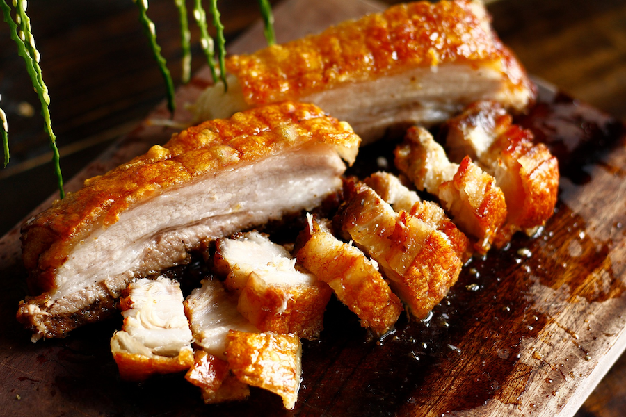 A crispy, golden-brown piece of pork belly will make your mouth water (Source: VnExpress)