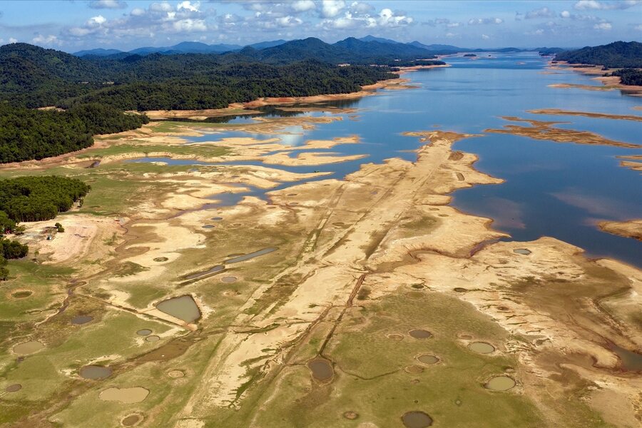 Beneath the lake, there are still traces of a former runway and numerous bomb craters. Photo: Bao dan toc